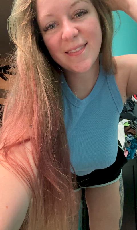 Some smiles and curves for mombod monday!