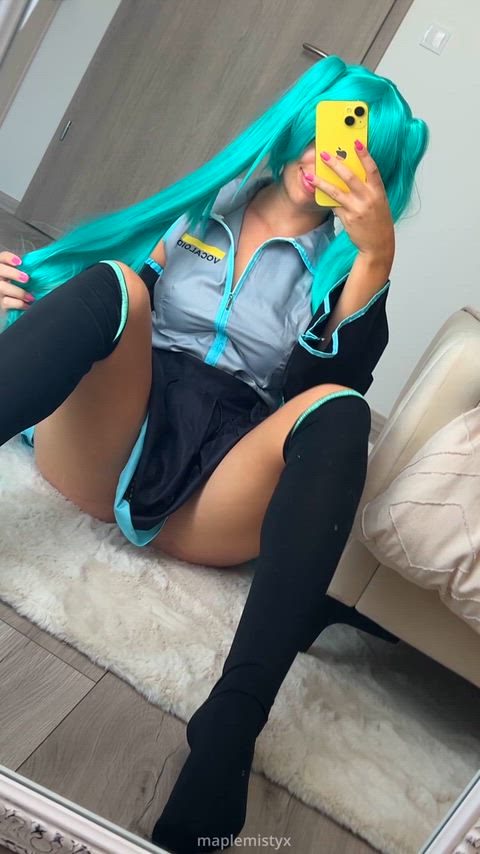 Hatsune Miku teasing (maplemistyx) [Vocaloid]