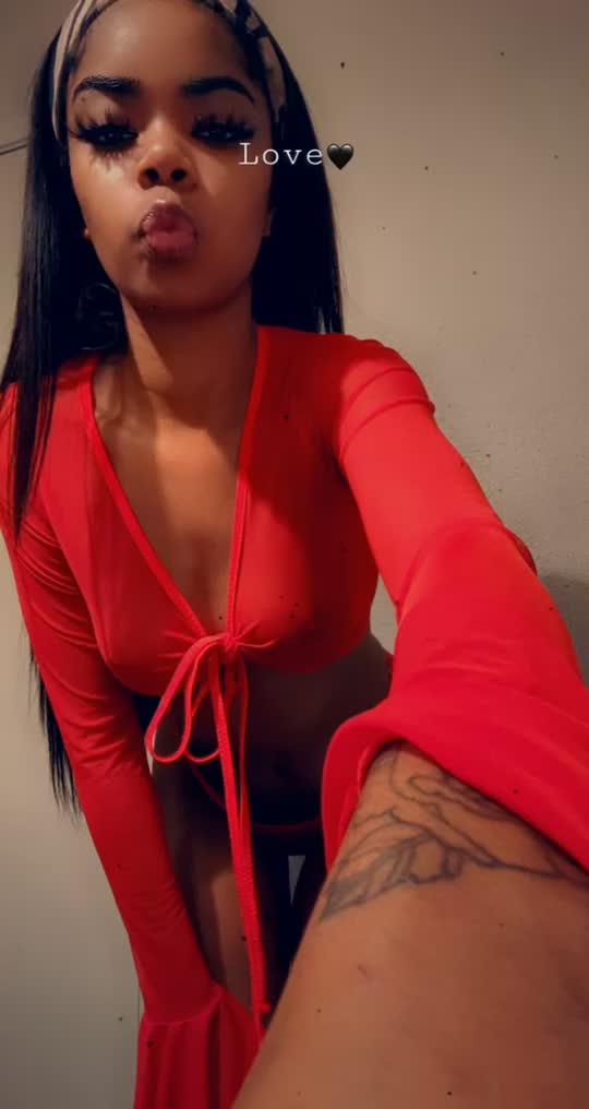 Do you like Perky Tits?😈🤤