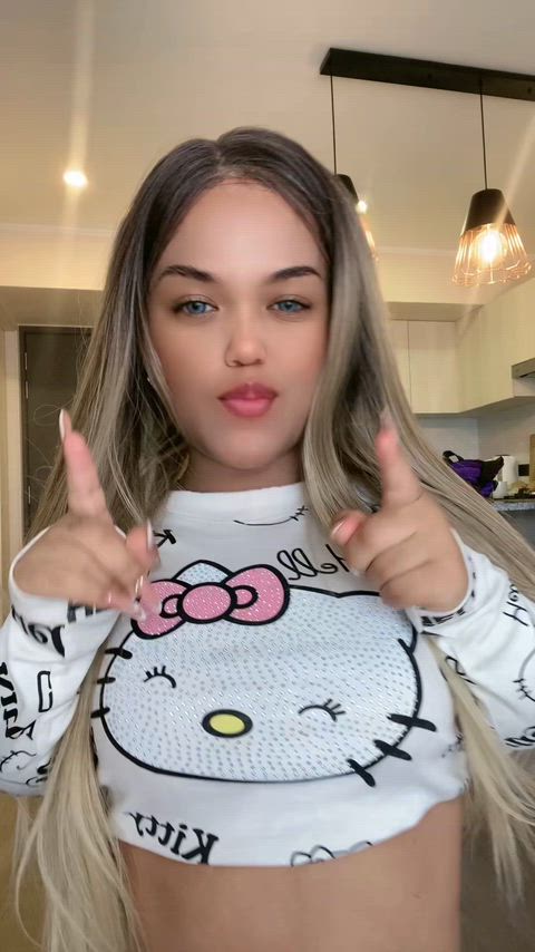 Are tiny 3'9 girls hot?