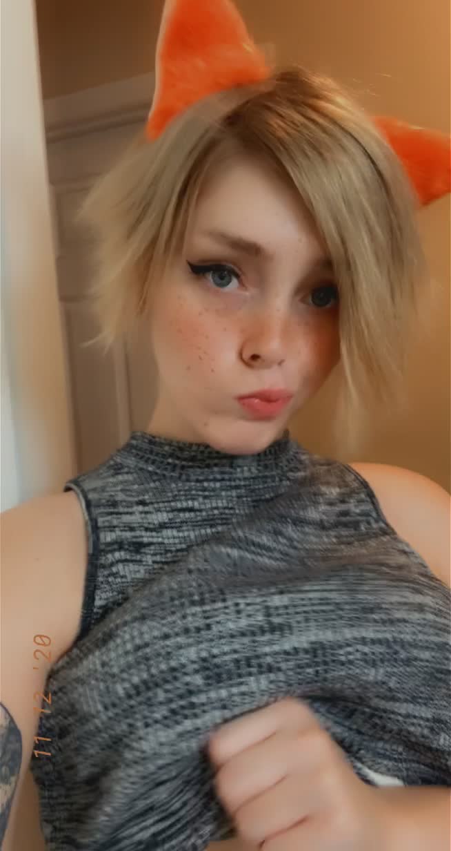 🦊👉🏻👈🏻