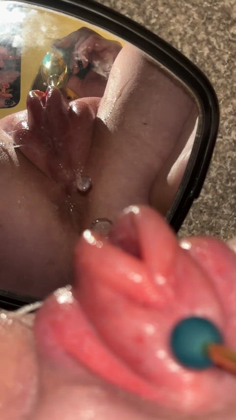 [f] Edging my swollen, needy pussy to the literal edge as she drips & twitches begging to cum🤤