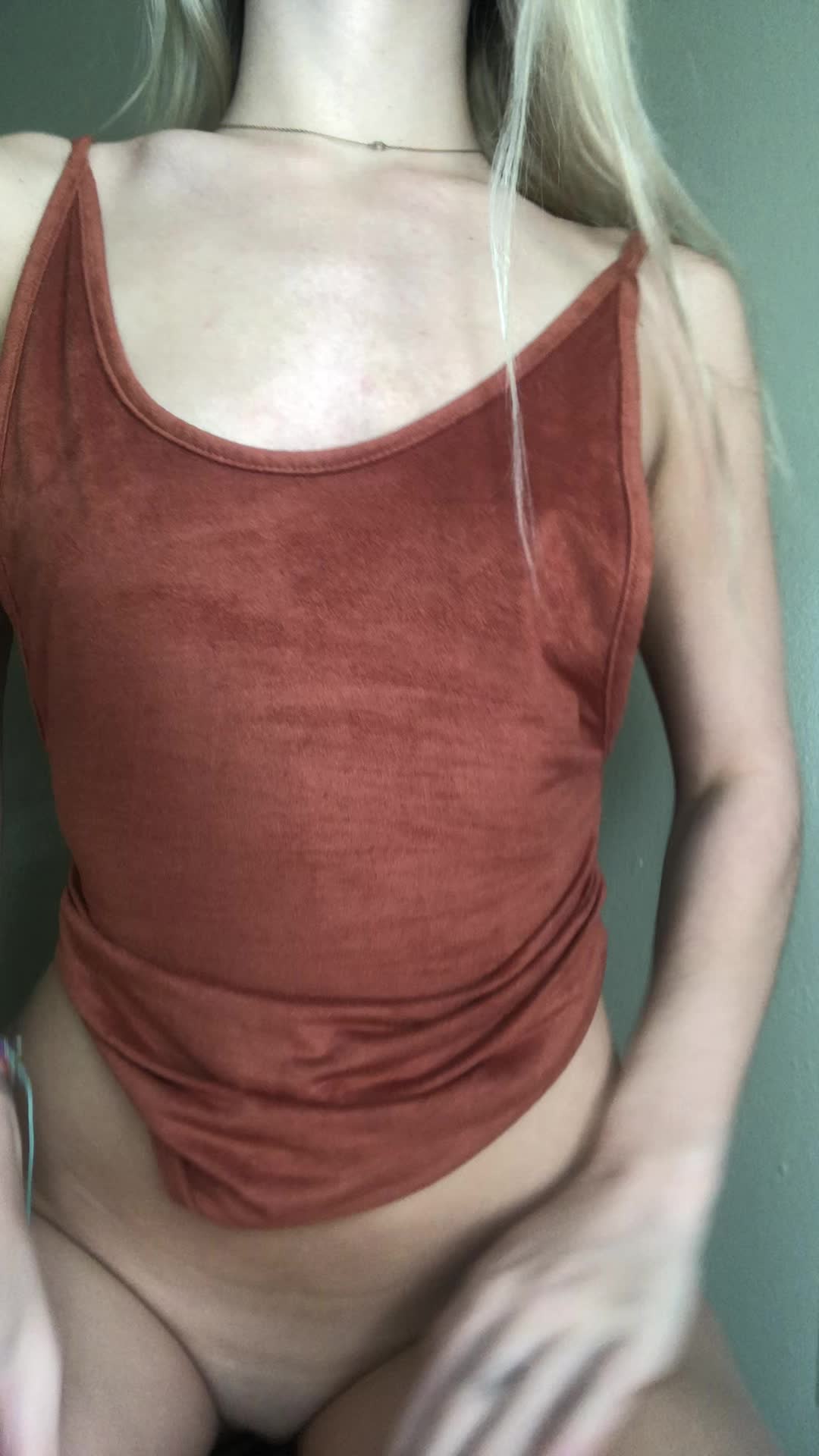 Anyone here like small boobs? 🥺