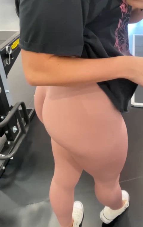 Cutest leggings in my gym