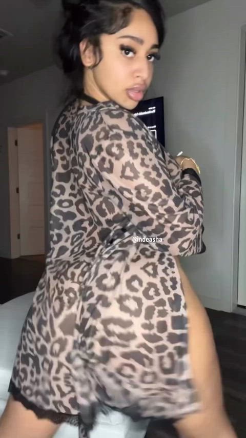 Cece (@indeashatwerks)