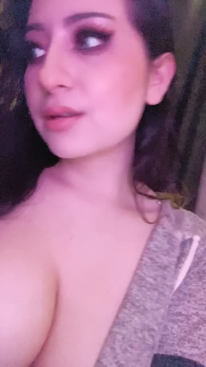 🤨