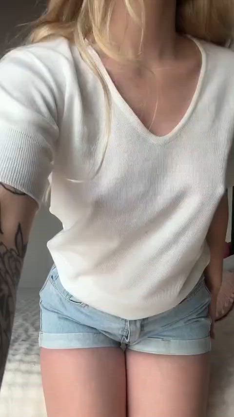 19F [F4M] Wanna suck my titties and bite my nipples?