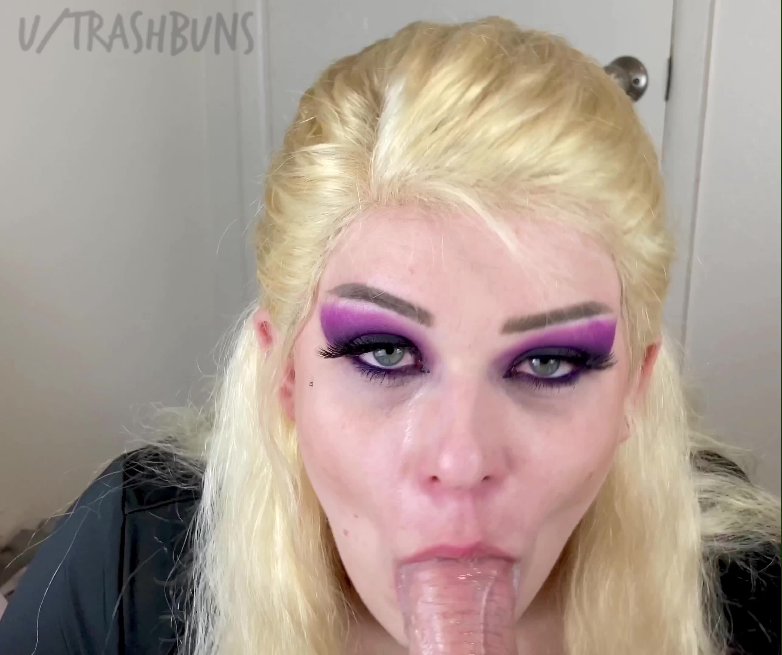 Pro Tip: Lick it WHILE sucking it 😉
