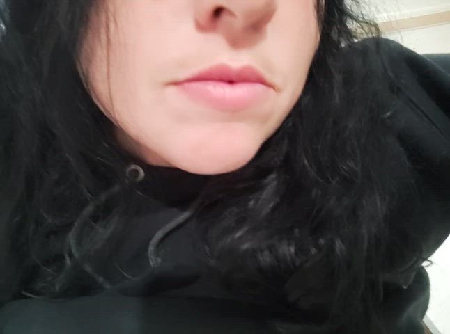 Average mom, takin a break from average cleaning