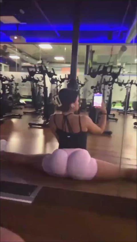 Splits 🍑 Pop