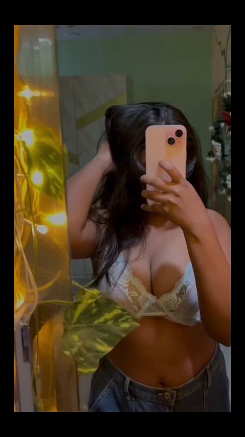 (F) Horny Indian college girl – Available for late-night fun...