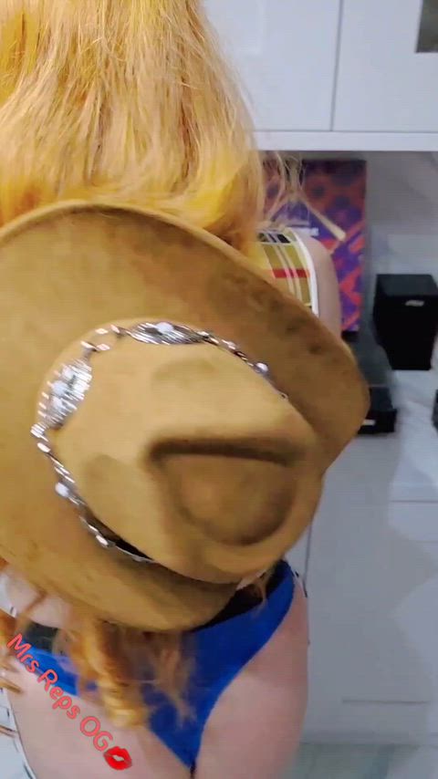 Shaking my cowgirl wifebutt