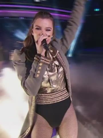 Celebrity Hailee Steinfeld Whipping Porn GIF by celebsprincess