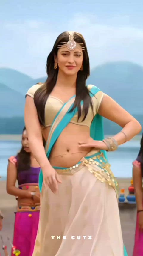 Shruti Haasan / Shruti Hassan