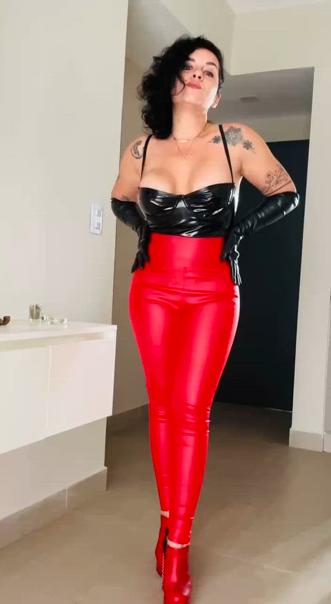 I will captivate you with the glow of my body