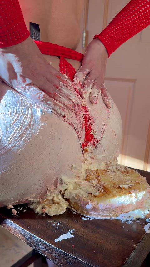 If I get enough upvotes I’ll eat the cake