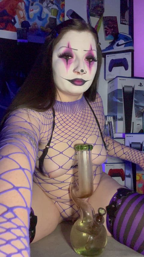 let me smoke while i ride you with my pretty clown pussy thumbnail