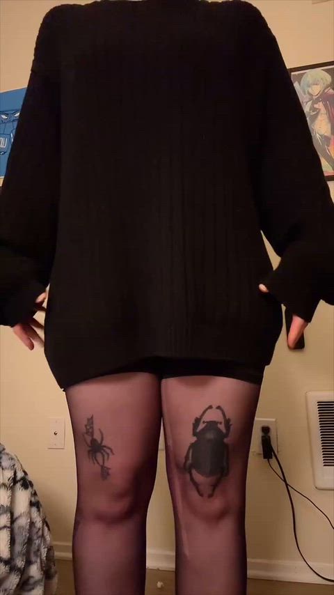 Your femboy roommate flashes you 😈