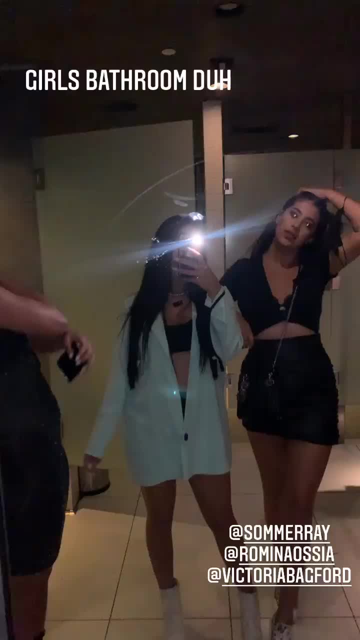 Damn it, why did you stop her from her birthday clap?! 🍑😪
