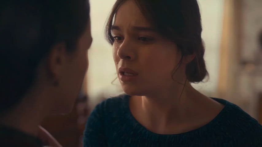 Hailee Steinfeld and Ella Hunt kissing