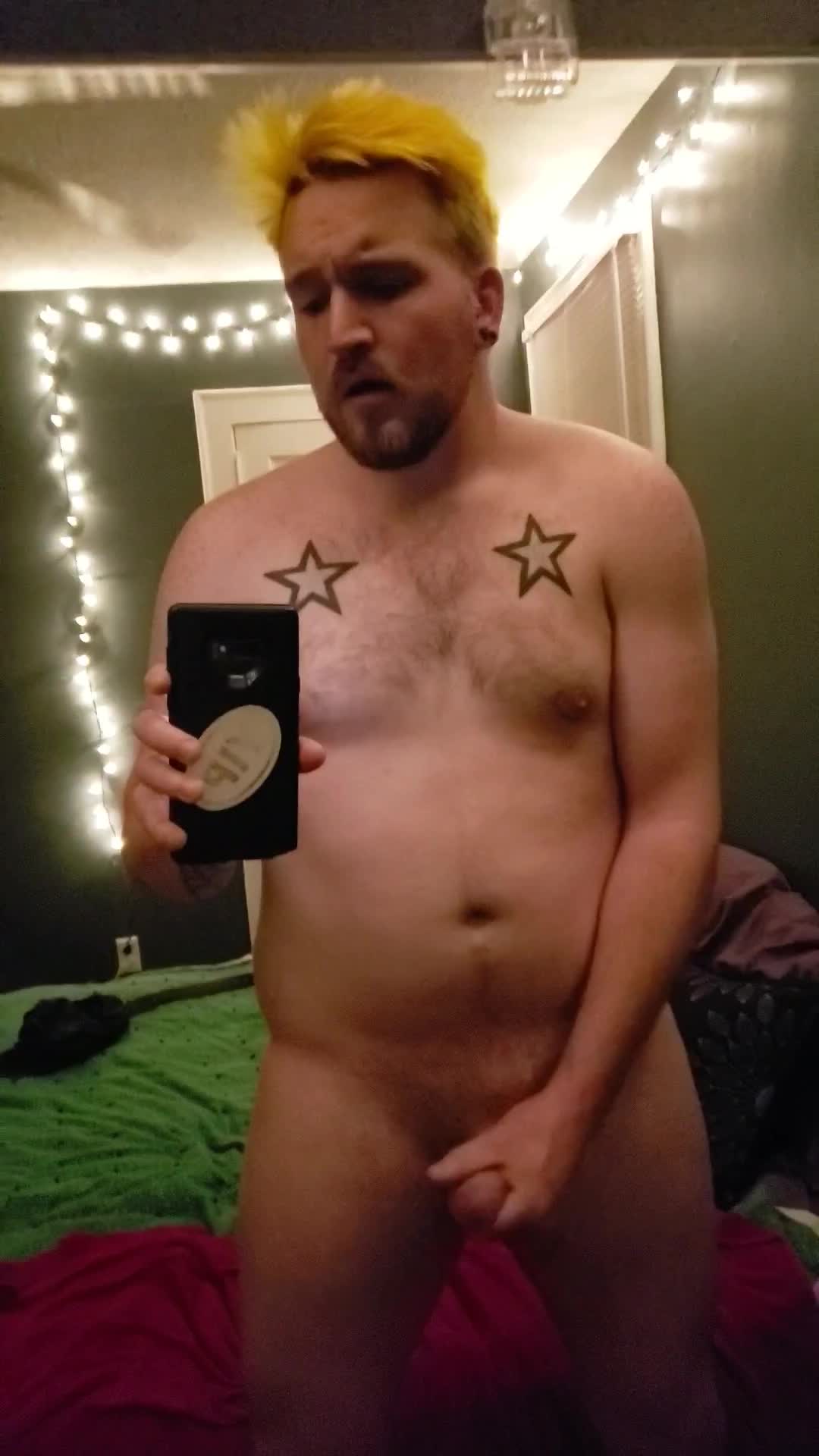 How does everyone feel about watching me cum all over the floor.