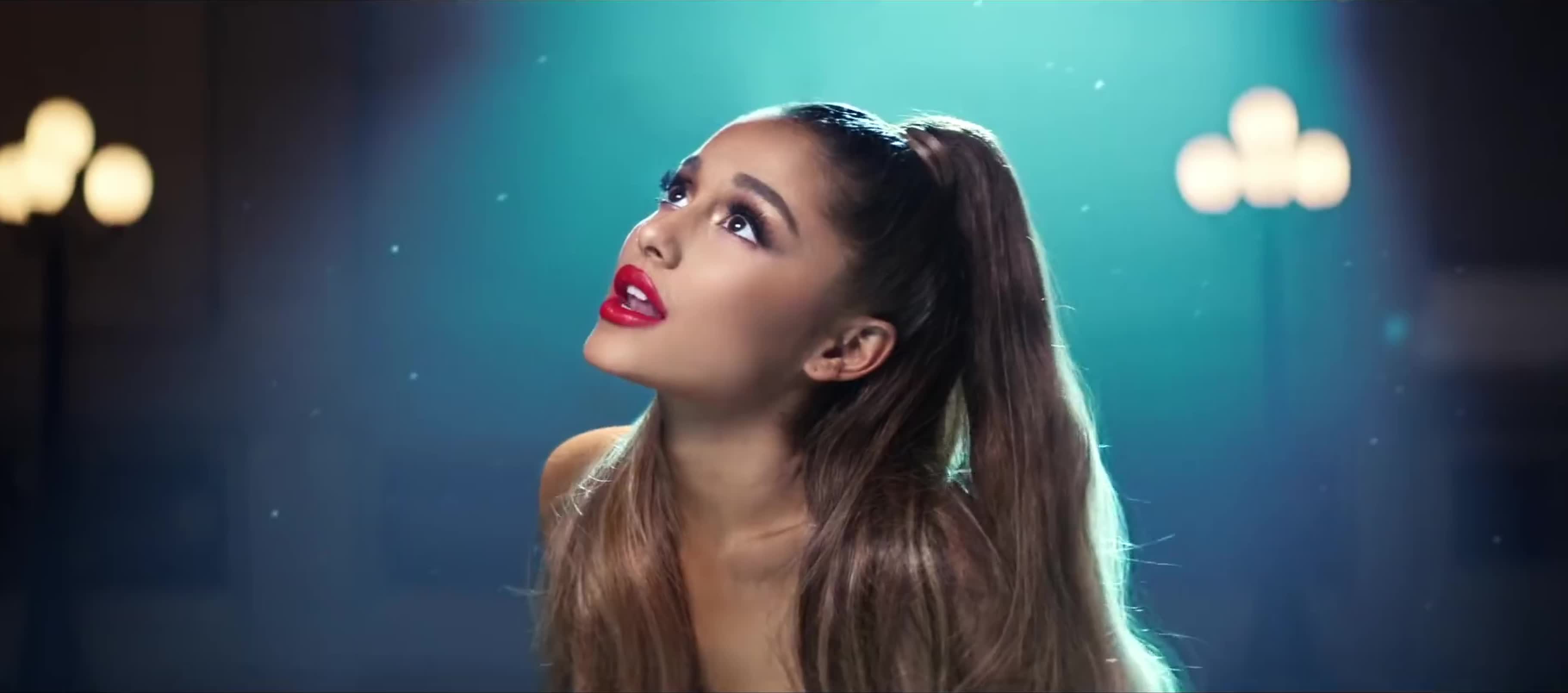 How much of a mess would Ari be if you had the chance to grab that ponytail and use that face?
