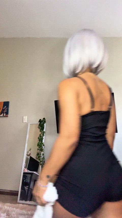 Your cute little tease for today