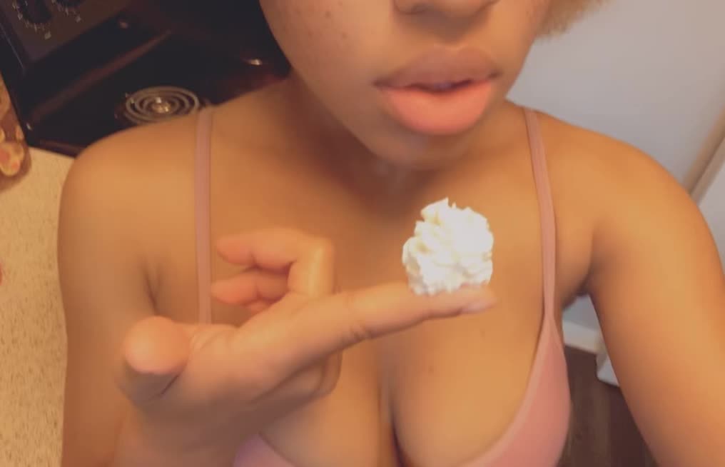 Can i taste your cream next? 😝