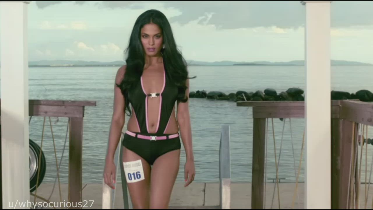 Veena Malik in bikini compilation
