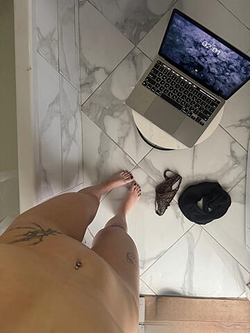 18 Years Old Amateur Bathroom Cute Foot Homemade Orgasm Pussy Solo Tease Porn image by maariii