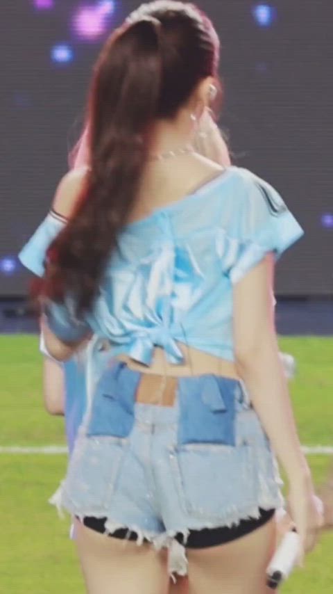 IVE - Yujin
