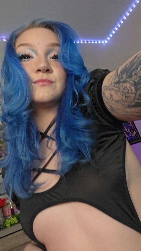 barely contained pussy for breakfast