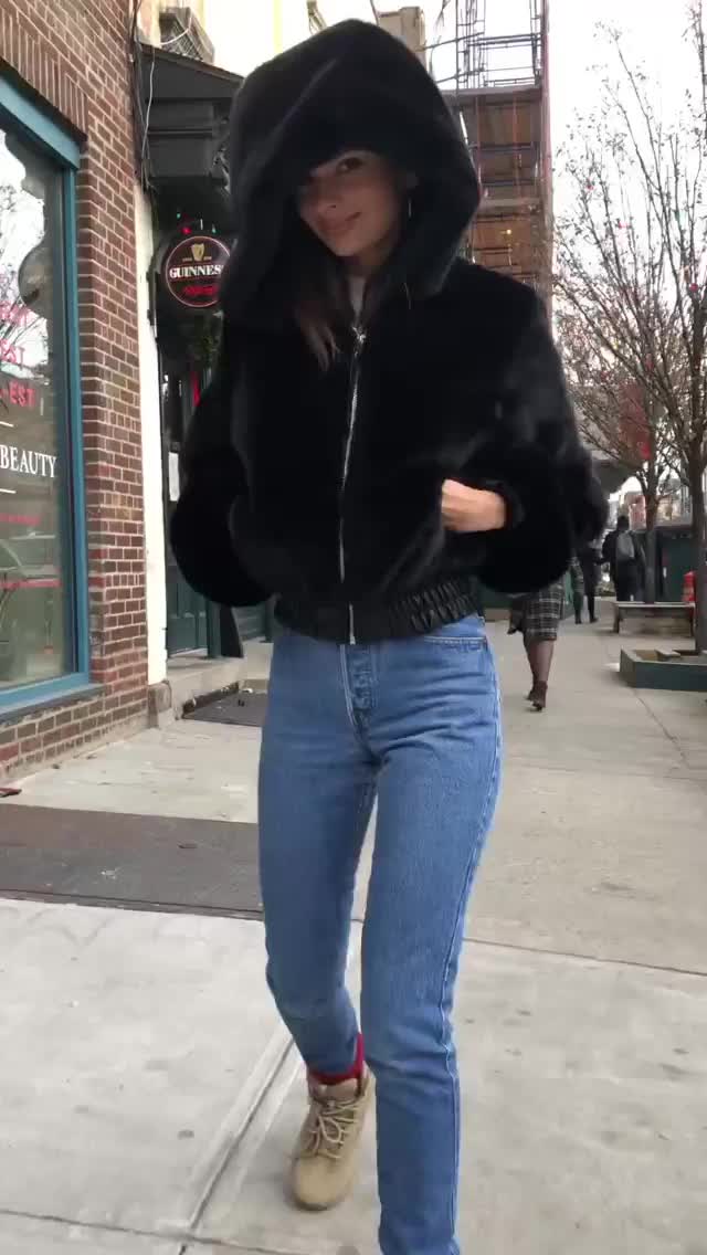 Emily Ratajkowski - Instagram Story