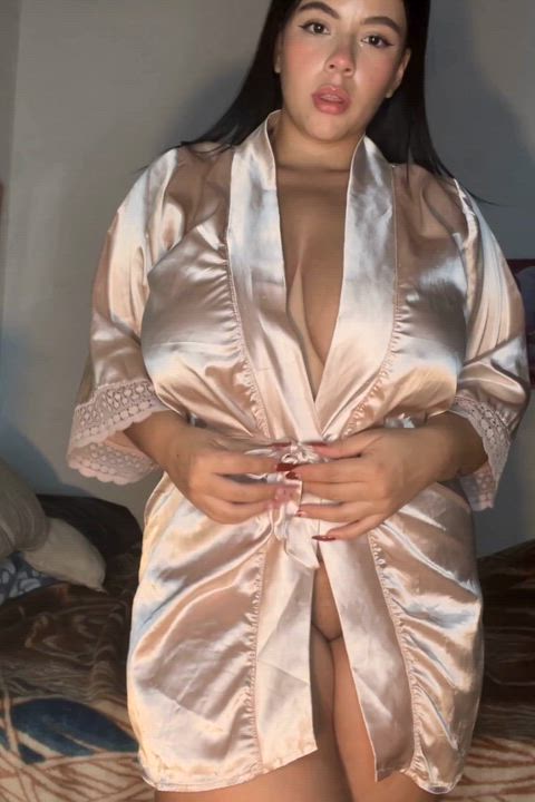 my 18y hangerss.. would you suck theemm??