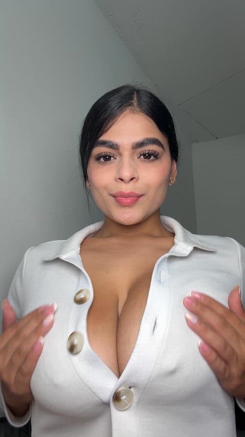 Boobies shake from the side hits different.