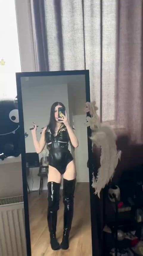 Amateur Babe Dance Dancing Lips Mirror NSFW Pussy Tease Teen Porn GIF by maariii