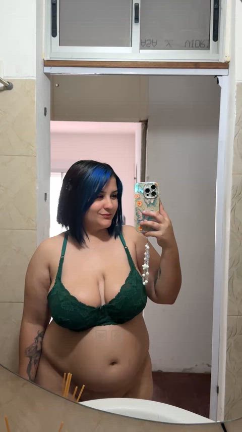 thick, heavy, inviting. come trace it with your eyes a little longer.