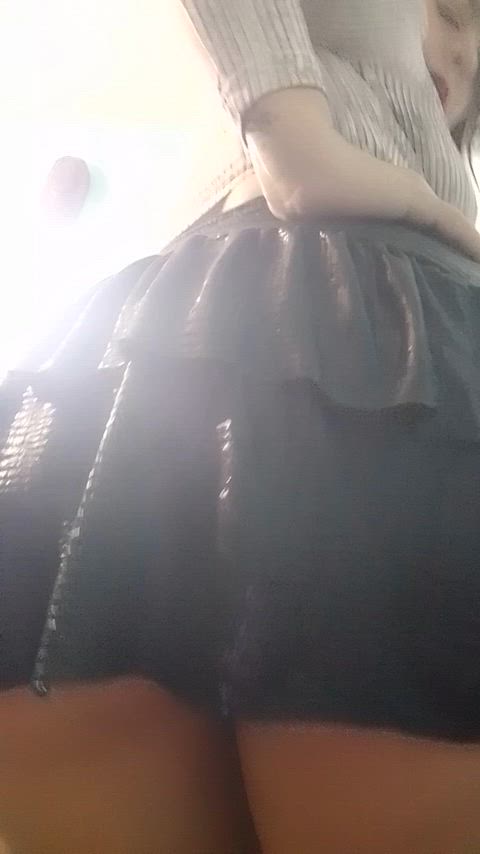 Every movement of my ass deserves your full attention… and your admiration.