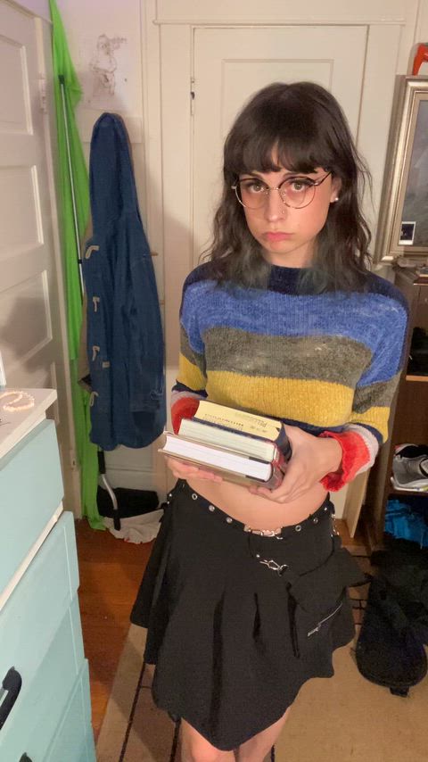 u were confused that ur college roommate was a girl, then it all made sense 💞