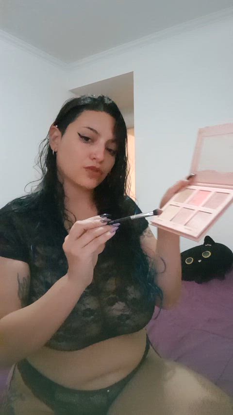 I need a pretty face to make up