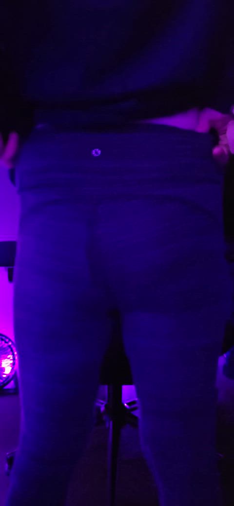 Right before a workout, but I wish I could give my bussy a different kind of workout >:3