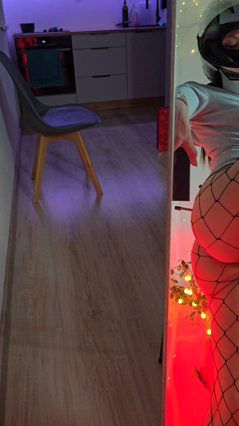 Oh, I love to show my ass