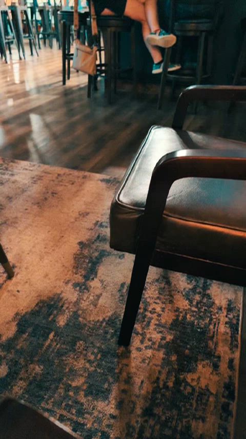 Nervous Flash at the Pub
