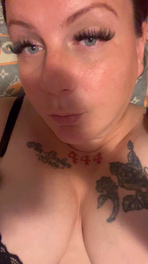 Fuck that chicks juicy pussy