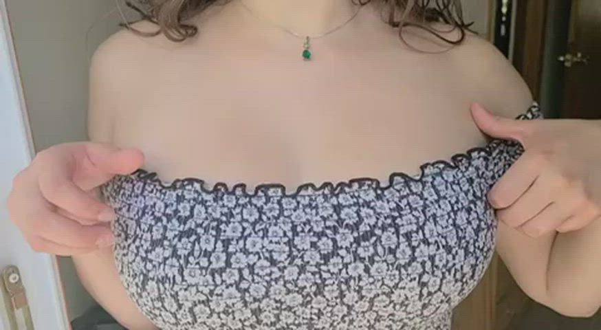 Amateur Big Tits Boobs College Nipples Student Teen Tits Titty Drop Porn GIF by lamsinka89