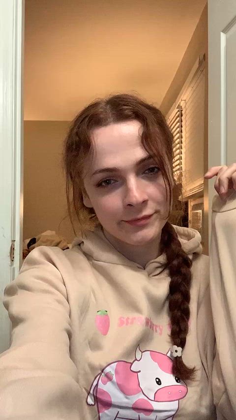 Tgirls love making dicks hard 🍑