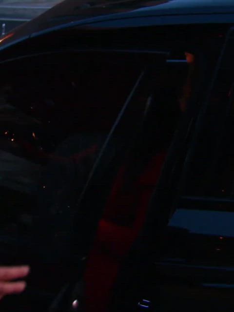 Kim's fat ass in S9
