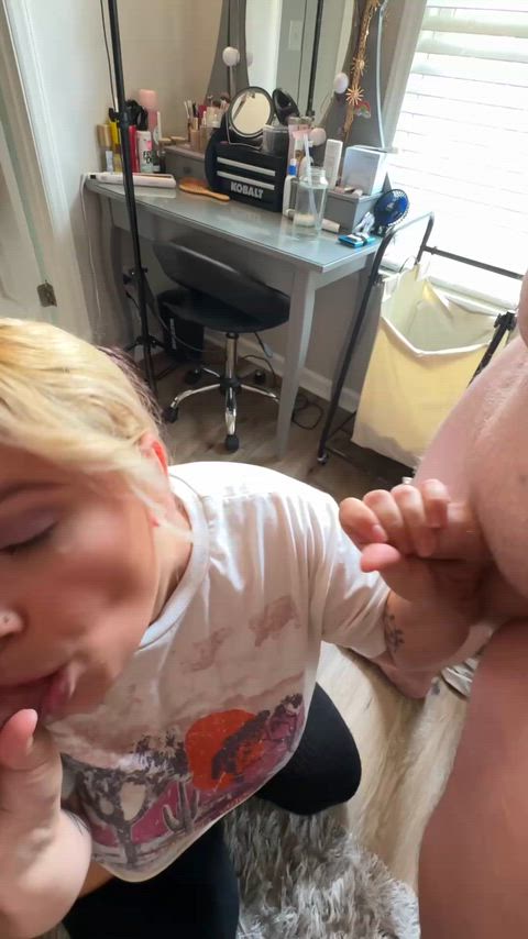 Spontaneous blowjobs for my husband and friend