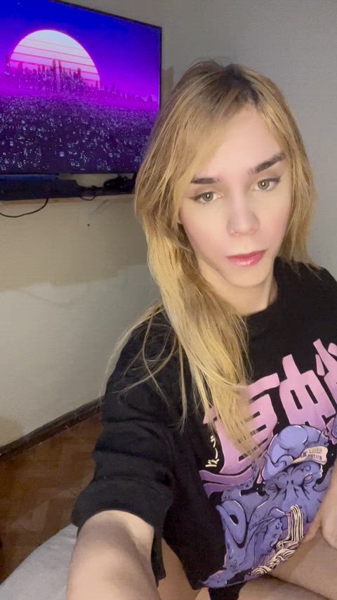 say Yes and this petite freak will send you nudes