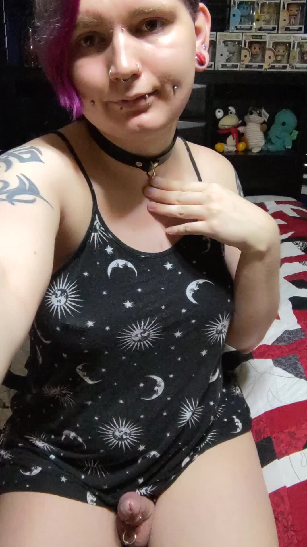 I bought a new toy! If you want to watch me cum in it DM me 😜